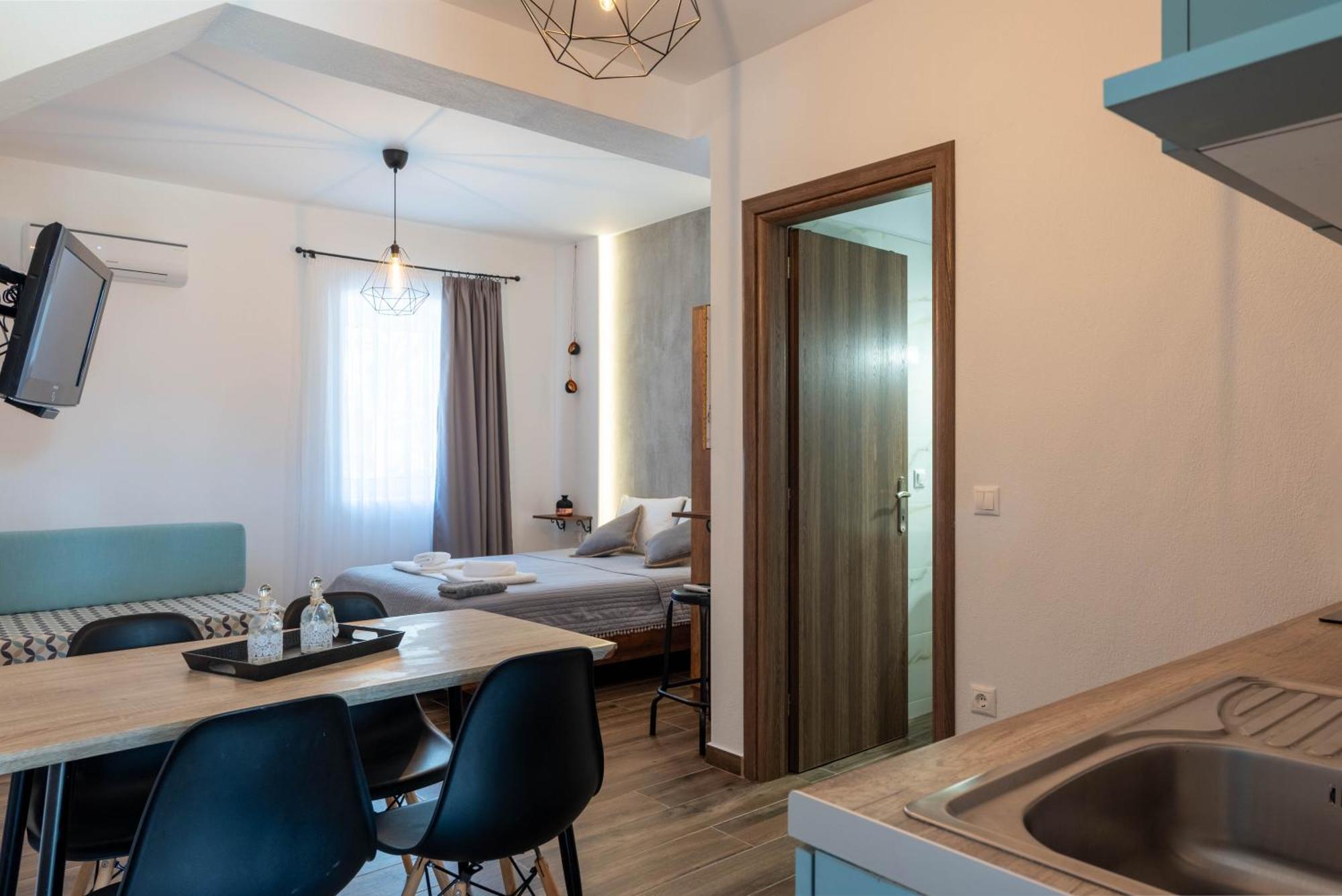 Aigli Luxury Studios Nea Roda Exterior foto
