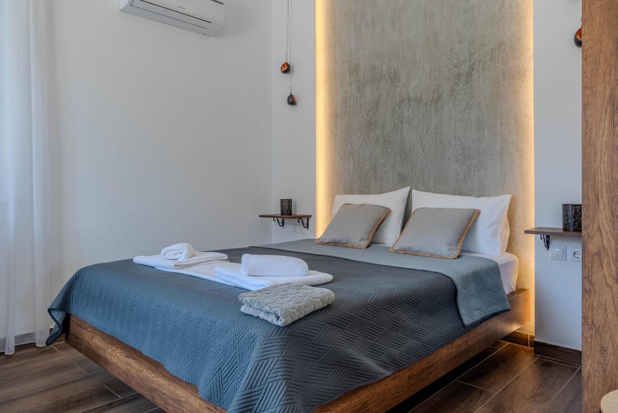 Aigli Luxury Studios Nea Roda Exterior foto