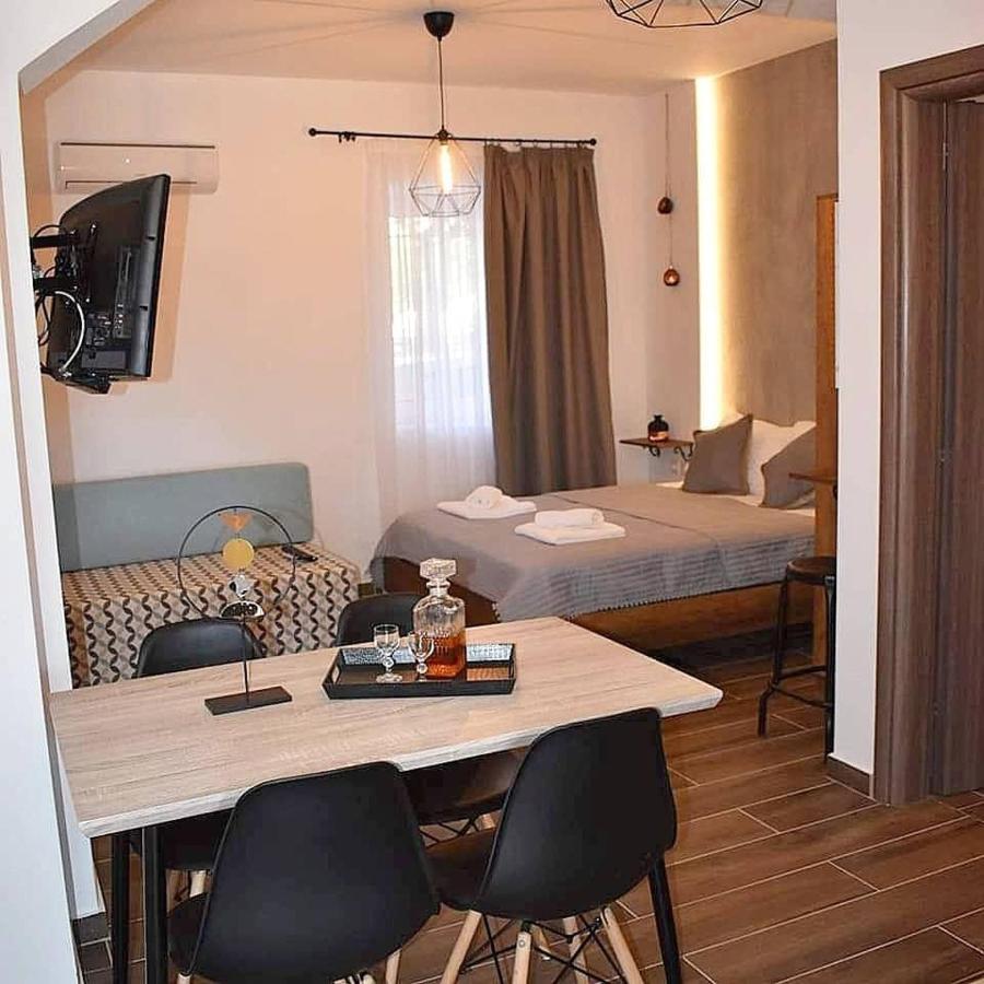 Aigli Luxury Studios Nea Roda Exterior foto